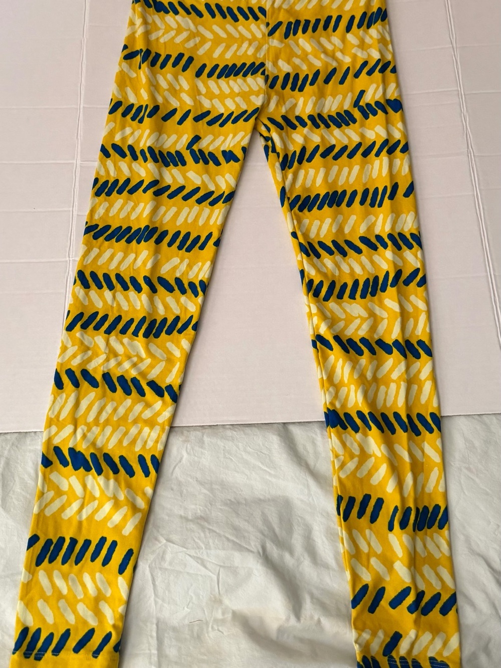#118 LuLaRoe Yellow Leggings with Navy & White Dash Print